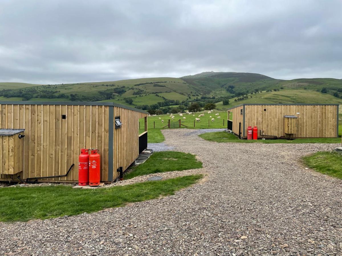 Famau Cabins Gwel Y Mynudd Cilcain Exterior photo